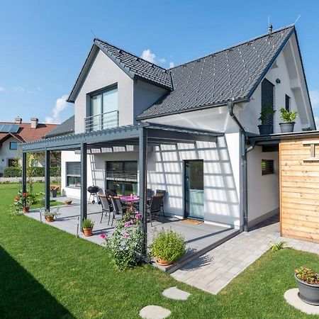 Spacious Family Home Near Bled - Modern & Cozy 拉多夫吉卡 外观 照片